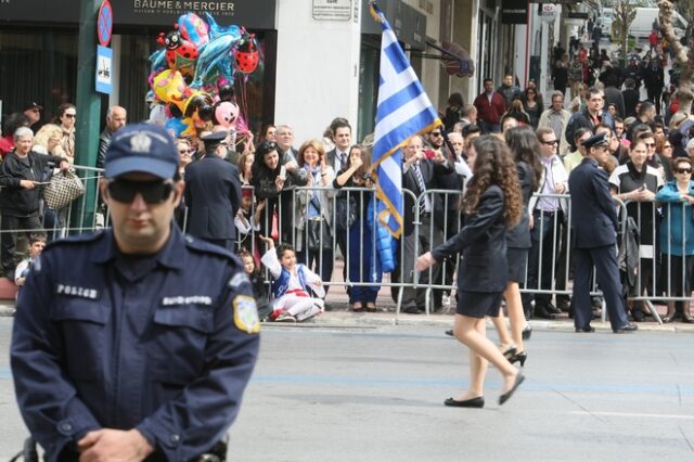 Ακροδεξιές κινήσεις ετοιμάζουν επιθέσεις σε πολιτικούς κατά τη διάρκεια των παρελάσεων