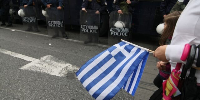 25η Μαρτίου: Επί ποδός 1.600 αστυνομικοί για τη στρατιωτική παρέλαση στην Αθήνα – Ποιοι δρόμοι κλείνουν
