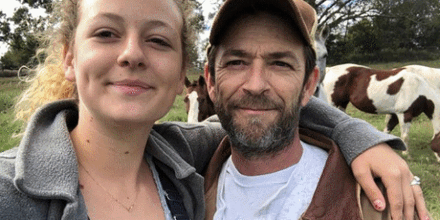 Luke Perry: Τι απαντά η κόρη του στις επιθέσεις για τον τρόπο πενθεί