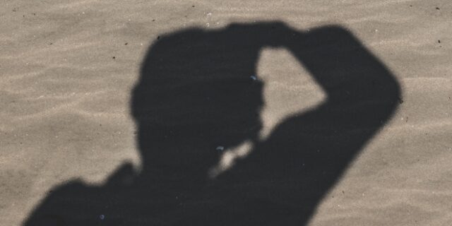 Φωτογράφος με μοντέλα: Δεν είμαι μαστροπός – Τις διευκόλυνα