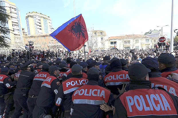Νέες συγκρούσεις και επεισόδια στην Αλβανία