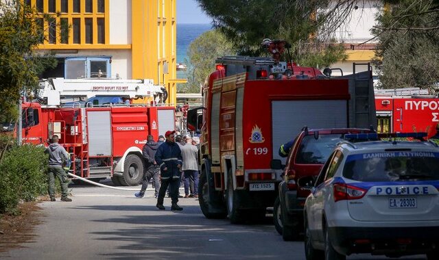 Φωτιά σε πάρκινγκ εμπορικού κέντρου στη Λ. Κηφισού