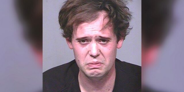 Απάνθρωπο: Έκοψε τον λαιμό και μαχαίρωσε 100 φορές τον σκύλο του