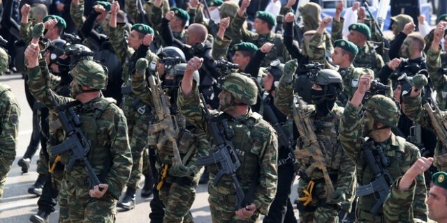 Το “Μακεδονία Ξακουστή” παραμένει εμβατήριο των Ενόπλων Δυνάμεων