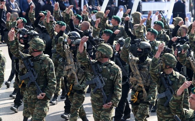 Το “Μακεδονία Ξακουστή” παραμένει εμβατήριο των Ενόπλων Δυνάμεων