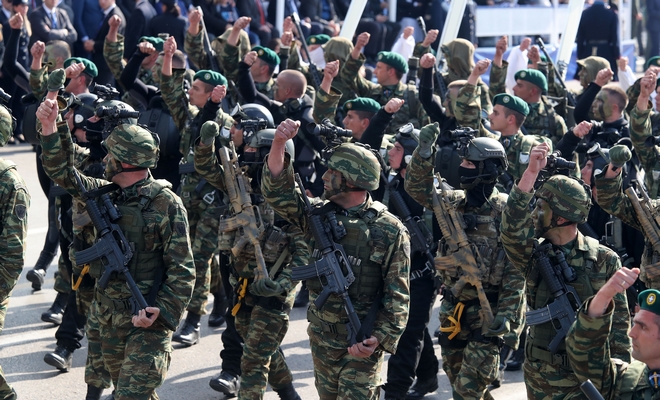 Το “Μακεδονία Ξακουστή” παραμένει εμβατήριο των Ενόπλων Δυνάμεων