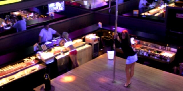 Χαλκιδική-κορονοϊός: Απόγευμα και τα strip club