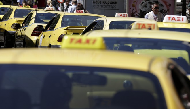 Συνελήφθησαν 10 οδηγοί ταξί με πλαστά διπλώματα και πειραγμένες ταμιακές