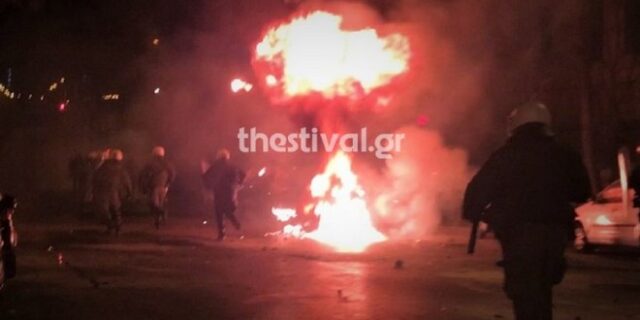 Θεσσαλονίκη: Επίθεση με μολότοφ κατά αστυνομικών κοντά στο τουρκικό προξενείο