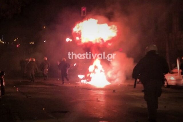 Θεσσαλονίκη: Επίθεση με μολότοφ κατά αστυνομικών κοντά στο τουρκικό προξενείο