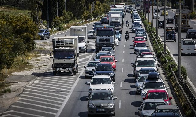 Κυκλοφοριακό χάος στον Κηφισό λόγω ανατροπής φορτηγού