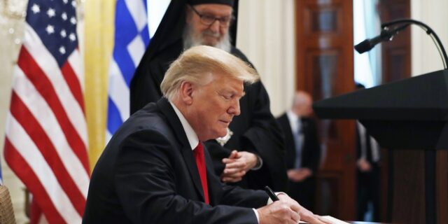 Τραμπ: Οι ΗΠΑ έχουν βαθιά διαμορφωθεί από τον ελληνικό πολιτισμό