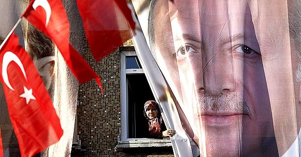 Τουρκία: Με χαστούκια και δακρυγόνα “γιορτάστηκε” η μέρα της γυναίκας