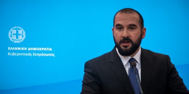 Τζανακόπουλος για δώρο Πάσχα: “Η κυβέρνηση δεν μοιράζει λεφτά με το ελικόπτερο”