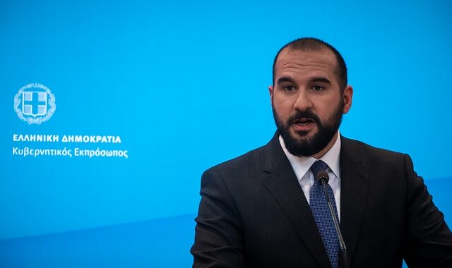 Τζανακόπουλος για δώρο Πάσχα: “Η κυβέρνηση δεν μοιράζει λεφτά με το ελικόπτερο”