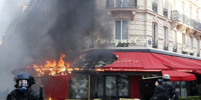 Τέσσερις μήνες Κίτρινα Γιλέκα: Νέα επεισόδια με άγρια καταστολή και πλιάτσικο