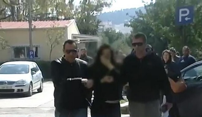 Τραγωδία στη Βάρκιζα: Σοκάρει η μητέρα του βρέφους – “Έπεσα θύμα κακοποίησης στα 11 μου”
