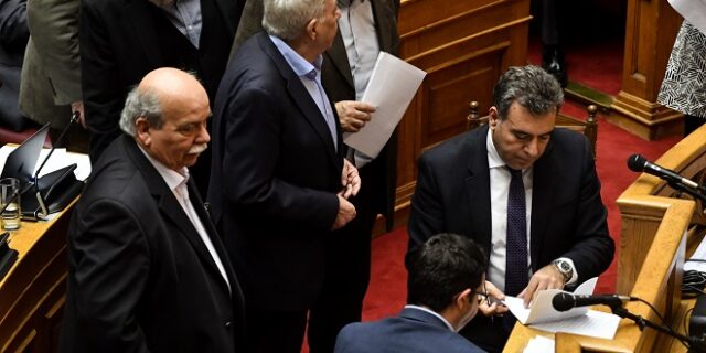 Συνταγματική Αναθεώρηση: Πέρασαν κι οι 49 προτεινόμενες διατάξεις – 16 διατάξεις έπιασαν “180”