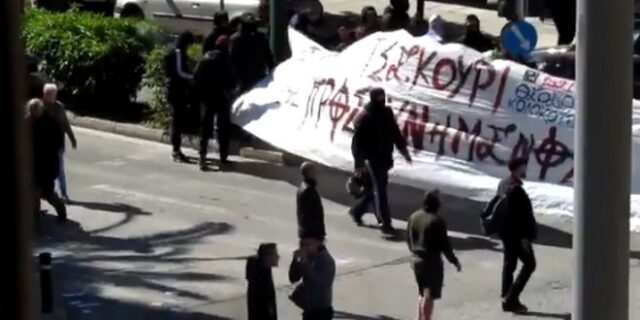 Ακροδεξιοί αποπειράθηκαν να επιτεθούν σε συγκέντρωση του ΠΑΜΕ – Συγκρούσεις με την Αστυνομία