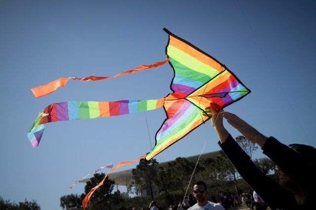 Καθαρά Δευτέρα: Γιατί πετάμε χαρταετό