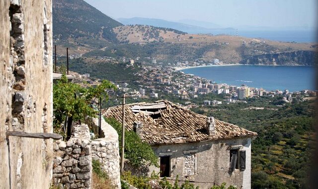 Πρόεδρος Ένωσης Χειμαρριωτών: “Επένδυση ή εθνοκάθαρση” η δέσμευση των ελληνικών περιουσιών;