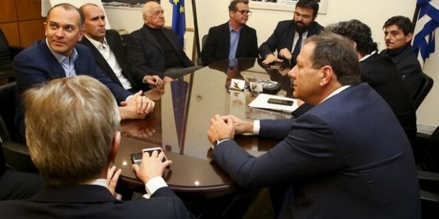 Ένταση και σπρωξίματα κατά τη σύσκεψη για το μπάσκετ: Αποχώρησε ο Γιαννακόπουλος