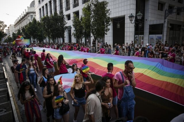 Συνάντηση Ηλιόπουλου με μέλη της ΛΟΑΤΚΙ+ κοινότητας: Δεν θα ανεχτώ “αόρατους” ανθρώπους στην πόλη