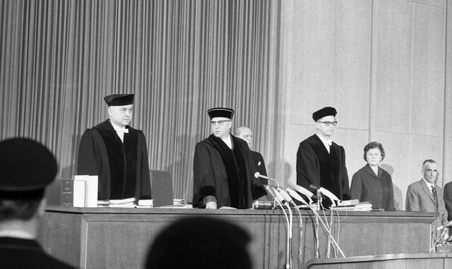 Έγγραφα: Χανς Χοφμάγερ, ο “αδέκαστος δικαστής” της δίκης του Άουσβιτς ήταν ένας φανατικός ναζιστής