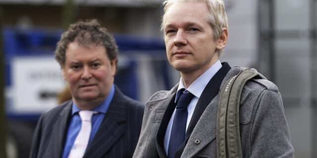 Βρετανία-Ασάνζ: Πάνω από 70 βουλευτές ζητούν να εκδοθεί στη Σουηδία και όχι στις ΗΠΑ