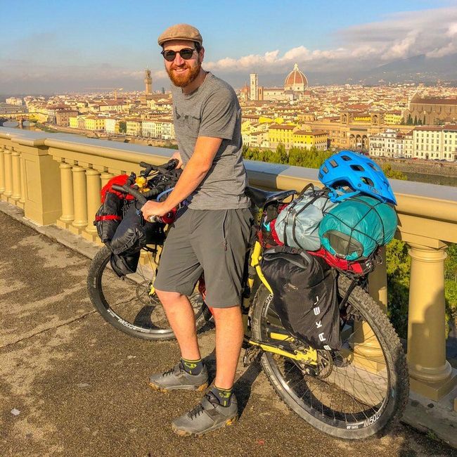 Έκανε τον γύρο του κόσμου με ποδήλατο – Του το έκλεψαν στη Θεσσαλονίκη