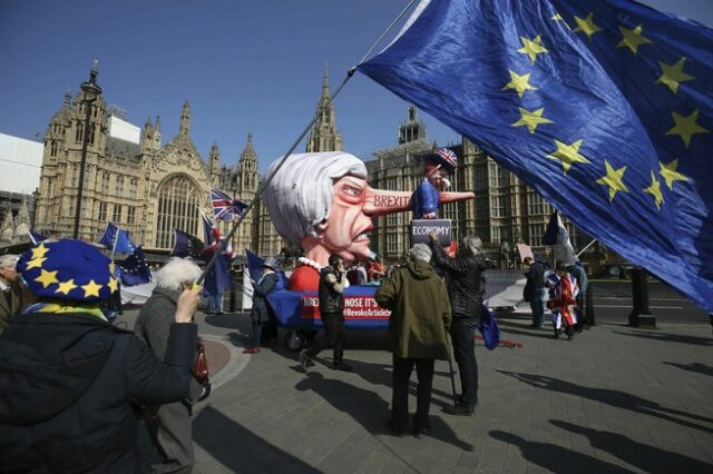 Brexit: Παραμένει το αδιέξοδο – “Όχι” από τη Βουλή των Κοινοτήτων σε όλες τις εναλλακτικές της Συμφωνίας Αποχώρησης