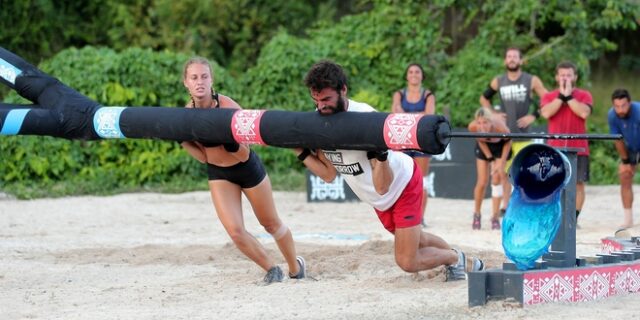 Survivor: “Εμείς χάνουμε και η Δαλάκα με τον Atakan χαριεντίζονται, τυφλώθηκαν από έρωτα”
