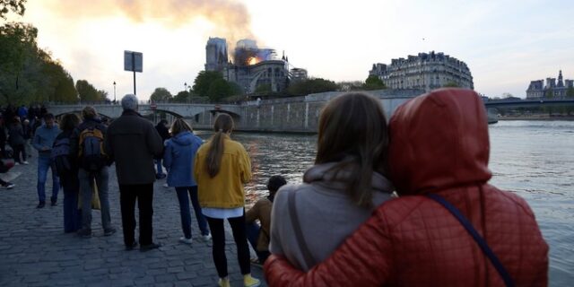Μηνύματα των Ελλήνων πολιτικών για την Παναγία των Παρισίων