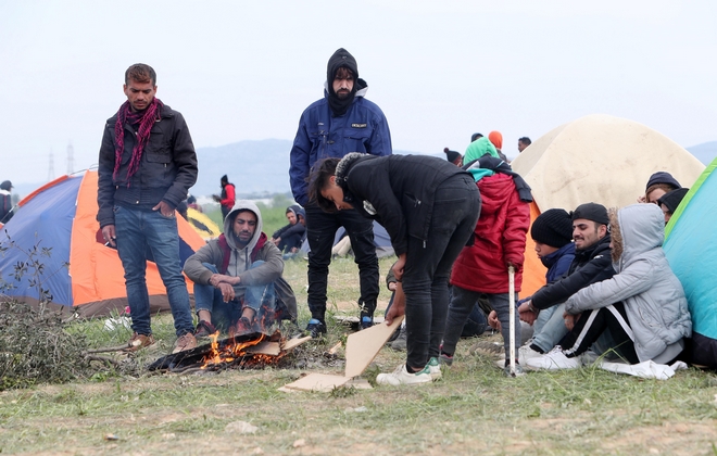 Διαβατά: Νέα επεισόδια μεταξύ προσφύγων και ΜΑΤ – Χημικά και κρότου λάμψης από την Αστυνομία