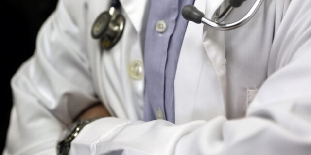 Γαλλία: Γιατρός δηλητηρίαζε ασθενείς για να γίνει ο ήρωας που θα τους επαναφέρει στη ζωή
