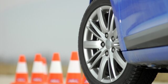 Εύβοια: Υποψήφιος οδηγός πάτησε εξεταστή με το αυτοκίνητο