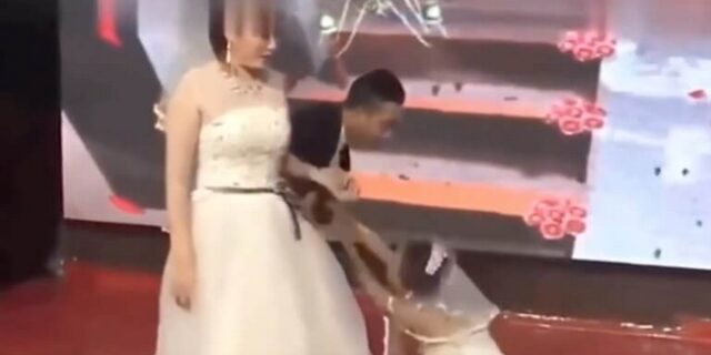 Ντύθηκε νύφη και πήγε στον γάμο του πρώην της να τον διεκδικήσει