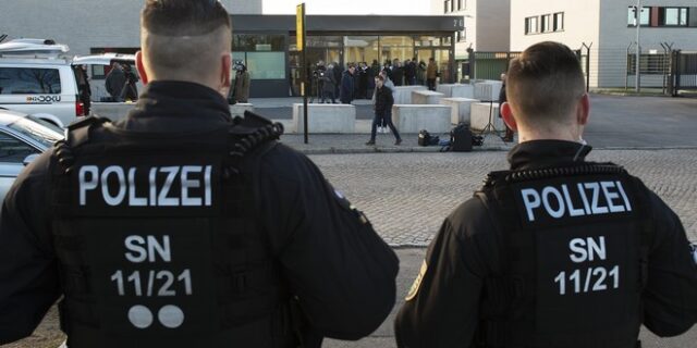 Γερμανία: Πρόσφυγας κρατά όμηρο ένα μωρό