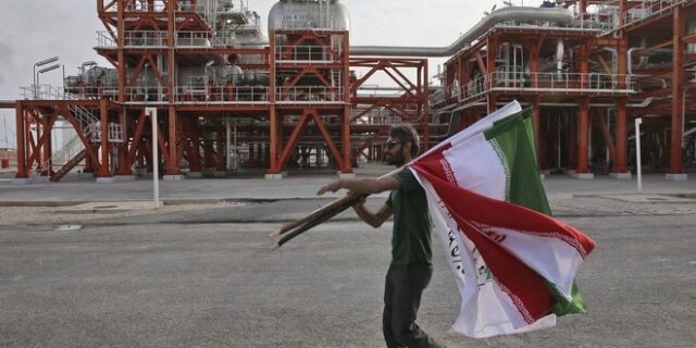 Η Τεχεράνη παύει να συμμορφώνεται με κάποιες από τις δεσμεύσεις της συμφωνίας του 2015