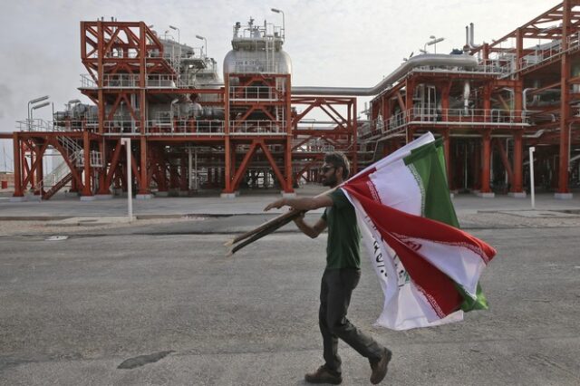 Προειδοποιήσεις Ιράν σε ΗΠΑ: Θα υπάρχουν συνέπειες αν εμποδίσετε τις πωλήσεις πετρελαίου