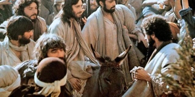 Κυριακή των Βαΐων: Γιατί σπάμε τη νηστεία και τρώμε ψάρι