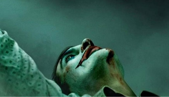 Ο Χοακίν Φίνιξ είναι ο καλύτερος “Joker” που είδες ποτέ – Το πρώτο τρέιλερ απλώς “τα σπάει”