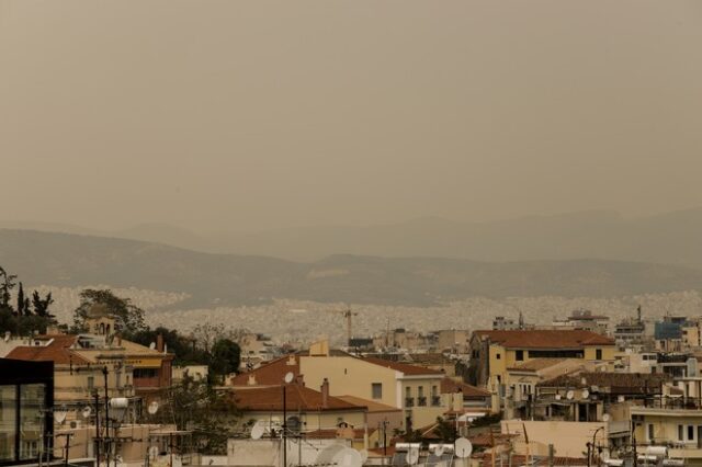 Ήπιος καιρός με τοπικές βροχές την Μ. Πέμπτη – Εξασθένηση νοτιάδων στο Ιόνιο