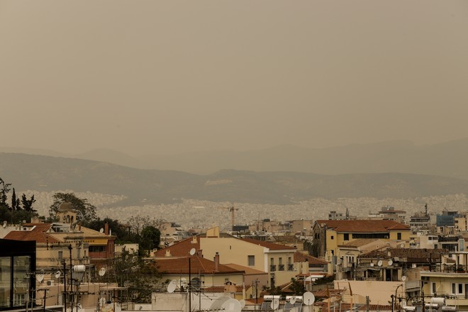 Ήπιος καιρός με τοπικές βροχές την Μ. Πέμπτη – Εξασθένηση νοτιάδων στο Ιόνιο