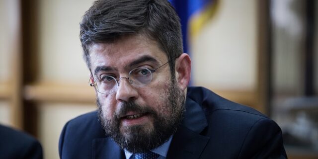 Καλογήρου: “Με διαφάνεια η επίλυση του ζητήματος” γύρω από τους χειρισμούς της Novartis