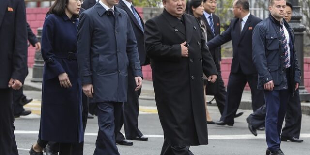 Συνάντηση Πούτιν – Κιμ: Το καπέλο του Κορεάτη ηγέτη έκλεψε τις εντυπώσεις