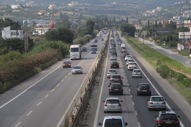 Τροχαίο στην Ε.Ο. Αθηνών – Λαμίας: Ανατράπηκε αυτοκίνητο