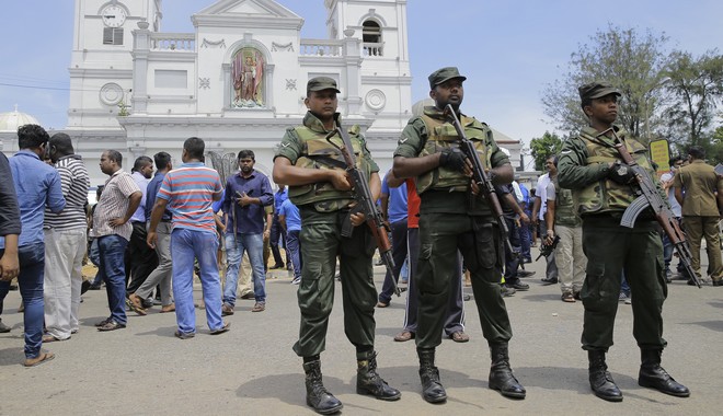 Μακελειό στη Σρι Λάνκα: Εκρήξεις σε εκκλησίες και ξενοδοχεία –  Τουλάχιστον 156 νεκροί, 400 τραυματίες