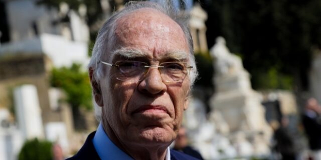 Διασωληνώθηκε και πάλι ο Βασίλης Λεβέντης