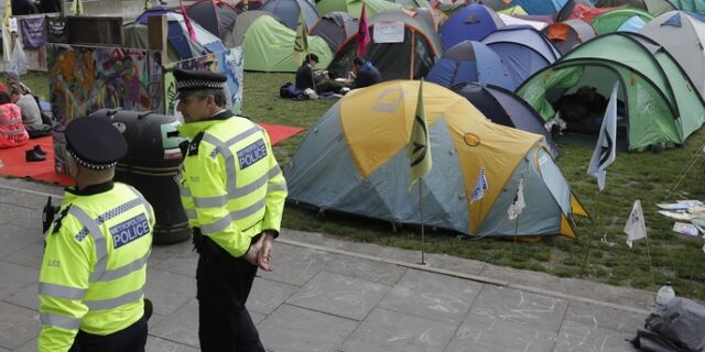 Τουλάχιστον 120 συλλήψεις ακτιβιστών για την κλιματική αλλαγή στο Λονδίνο